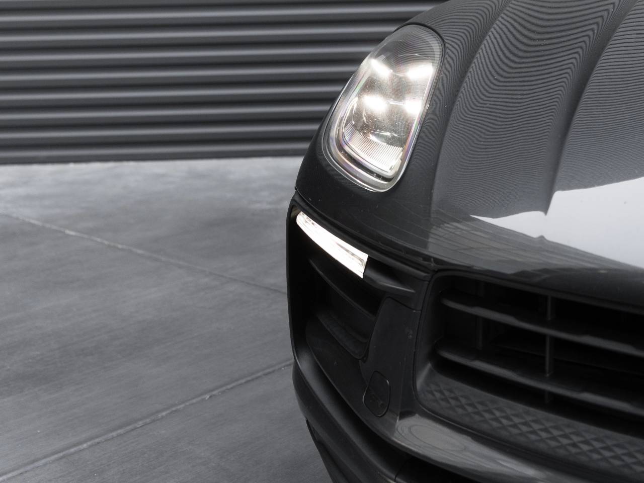 2023 Porsche Macan Base