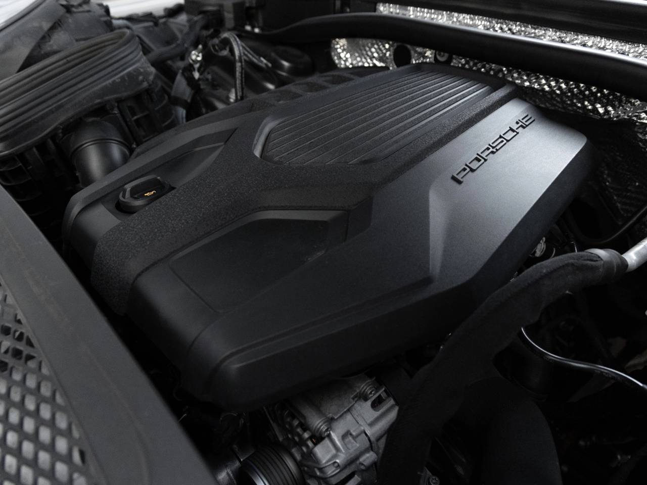 2023 Porsche Macan Base