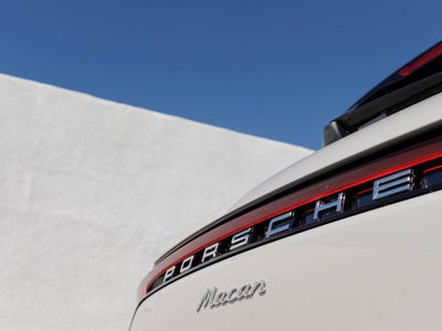 2025 Porsche Macan Macan