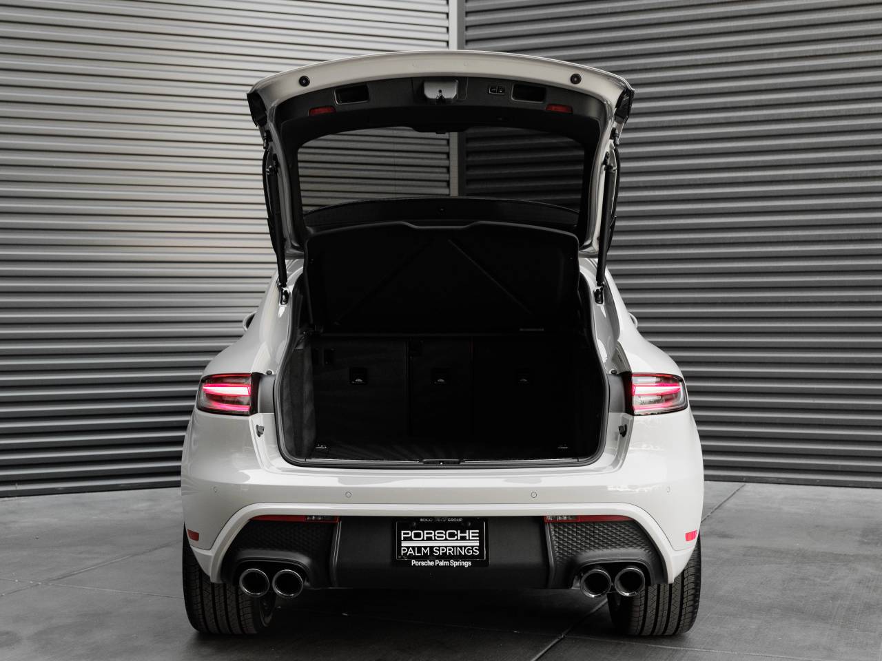 2025 Porsche Macan Macan