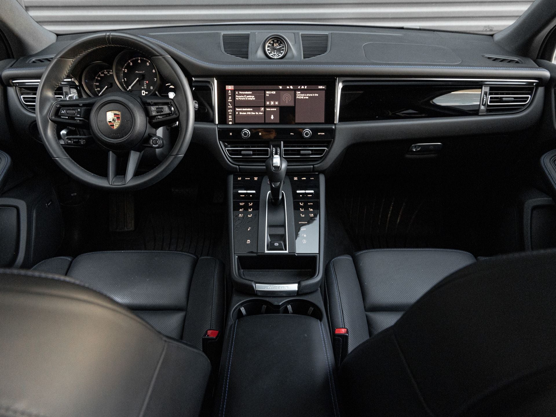 2025 Porsche Macan T