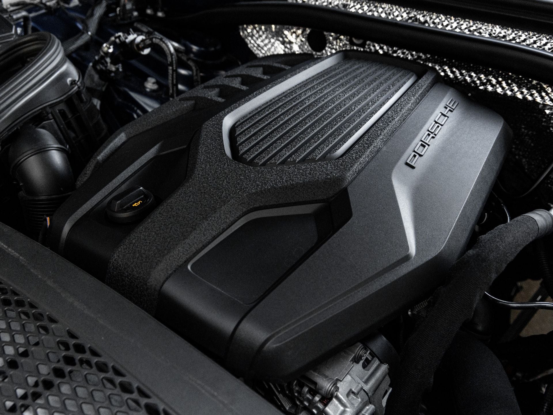 2025 Porsche Macan T