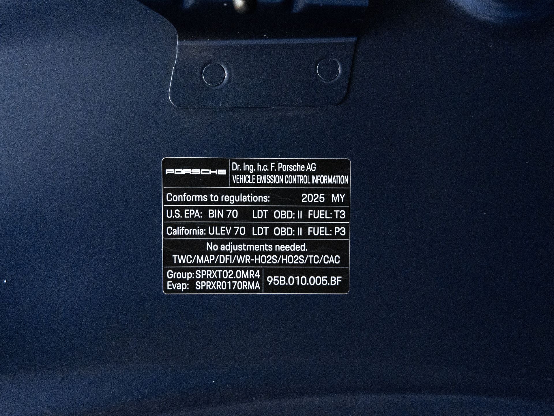 2025 Porsche Macan T