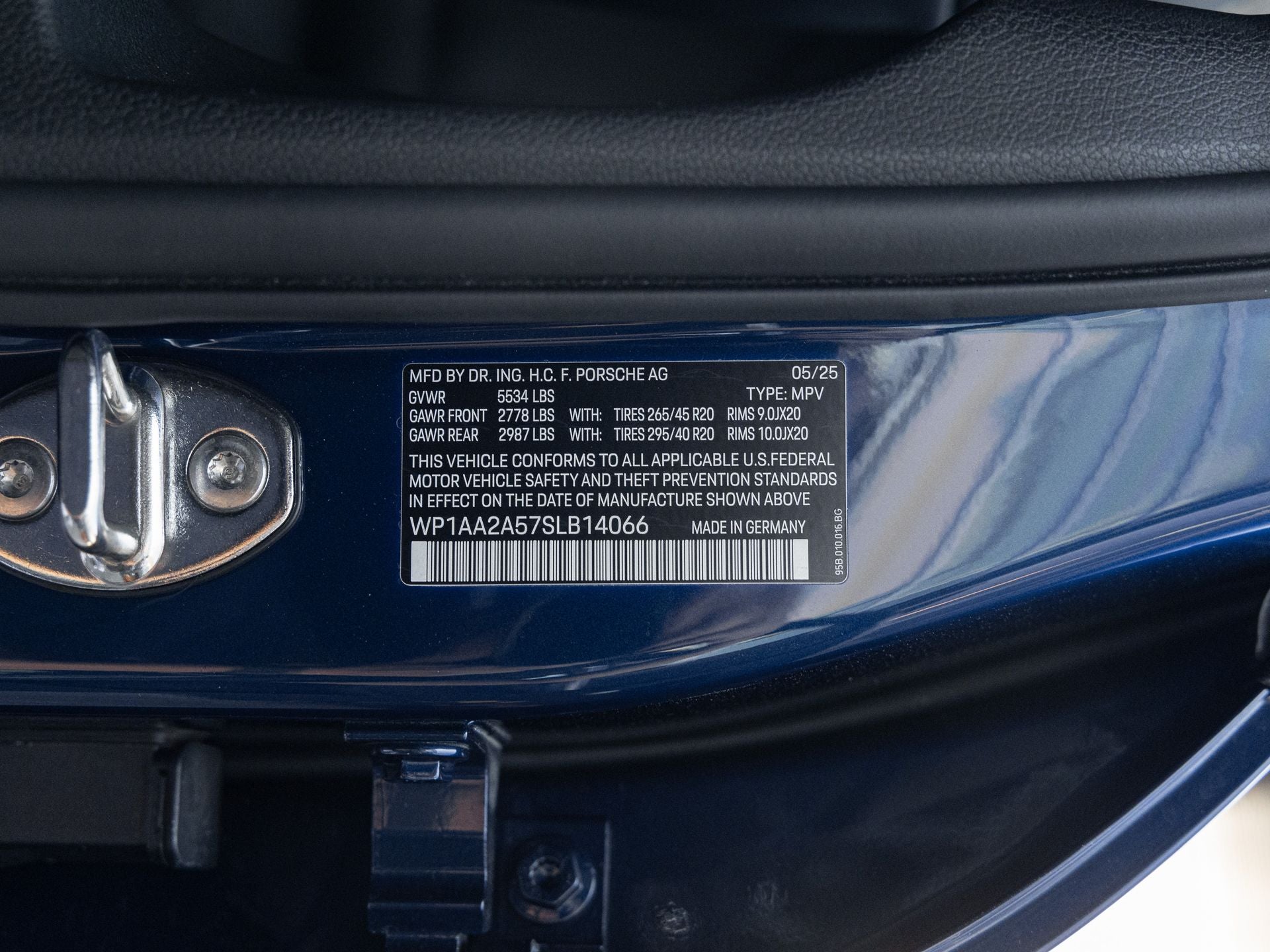 2025 Porsche Macan T