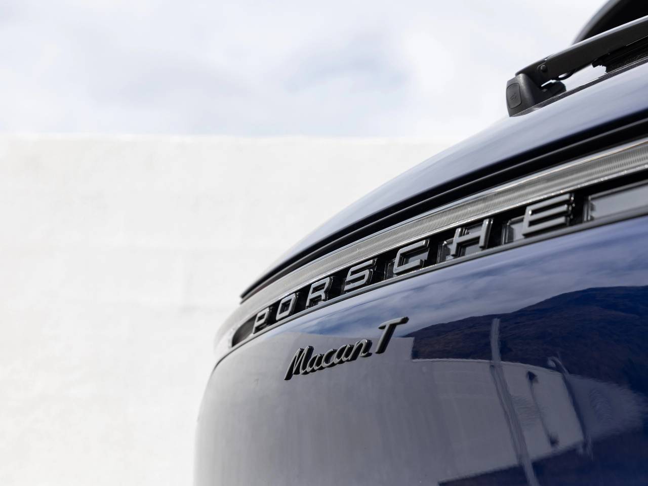 2025 Porsche Macan Macan T