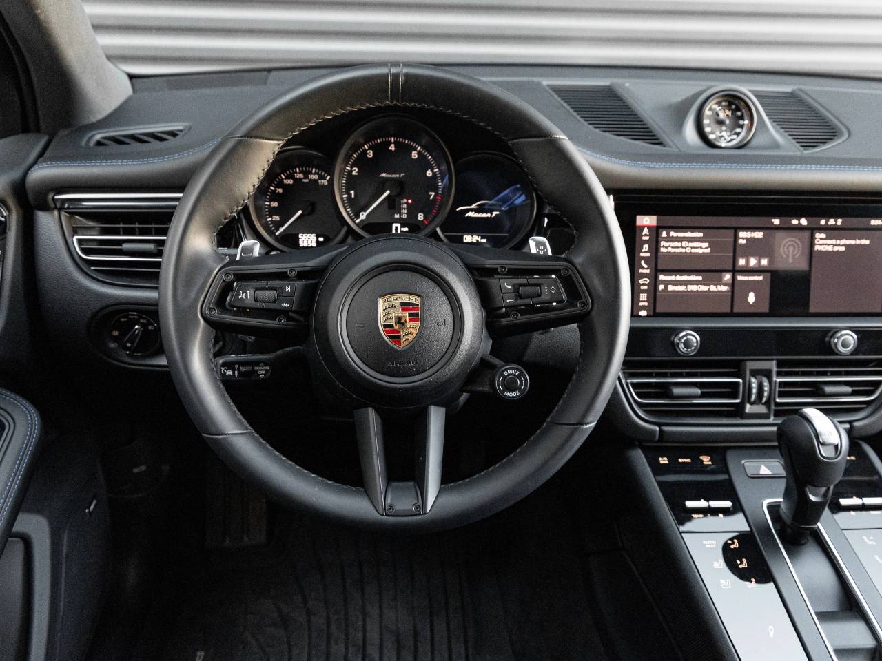 2025 Porsche Macan Macan T