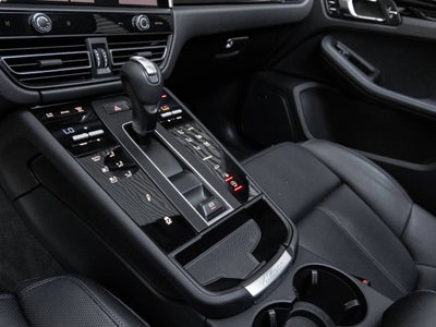 2025 Porsche Macan Macan T