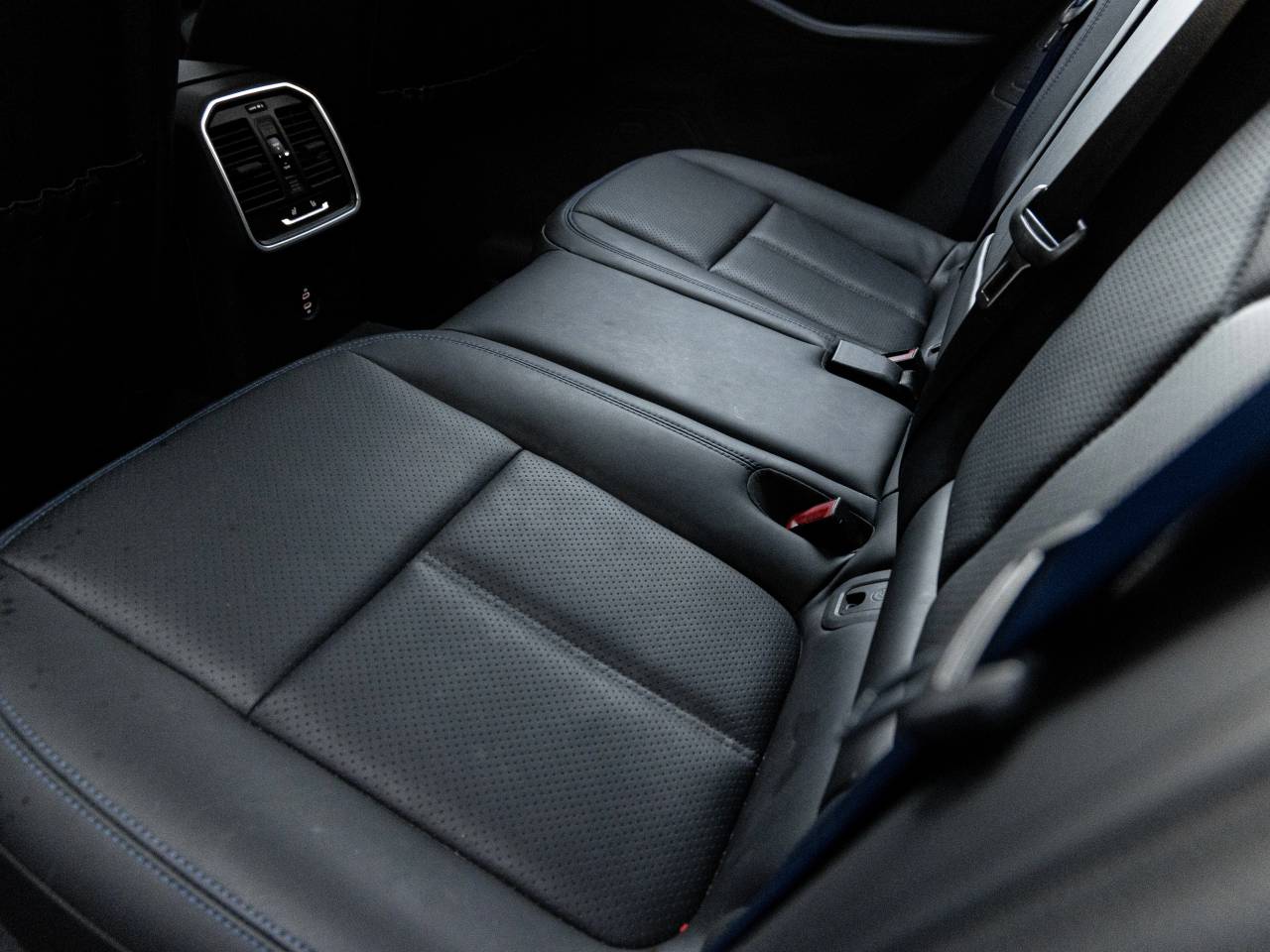 2025 Porsche Macan Macan T