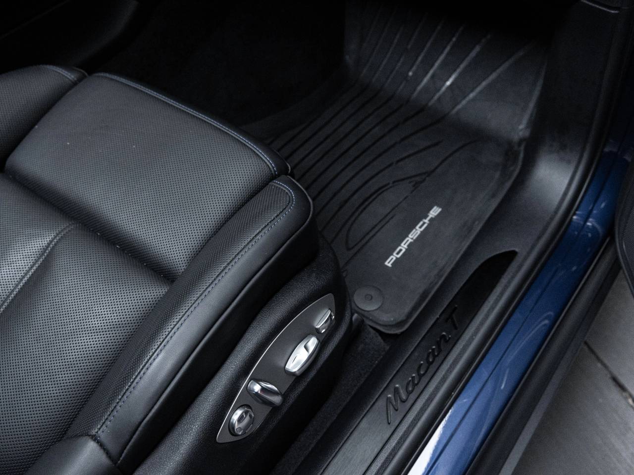 2025 Porsche Macan Macan T