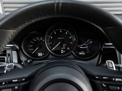 2025 Porsche Macan Macan T