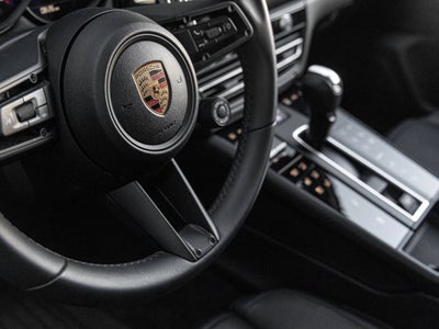 2025 Porsche Macan Macan T