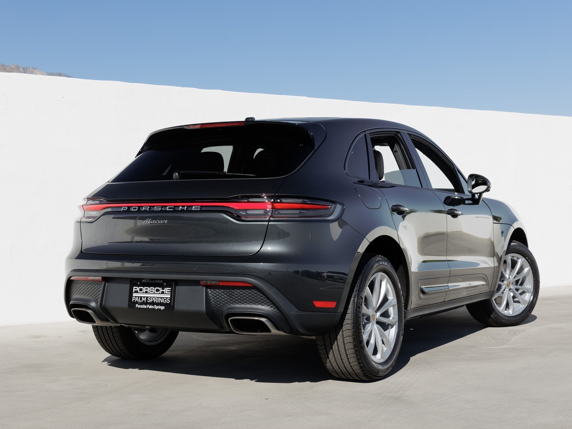 2026 Porsche Macan Base