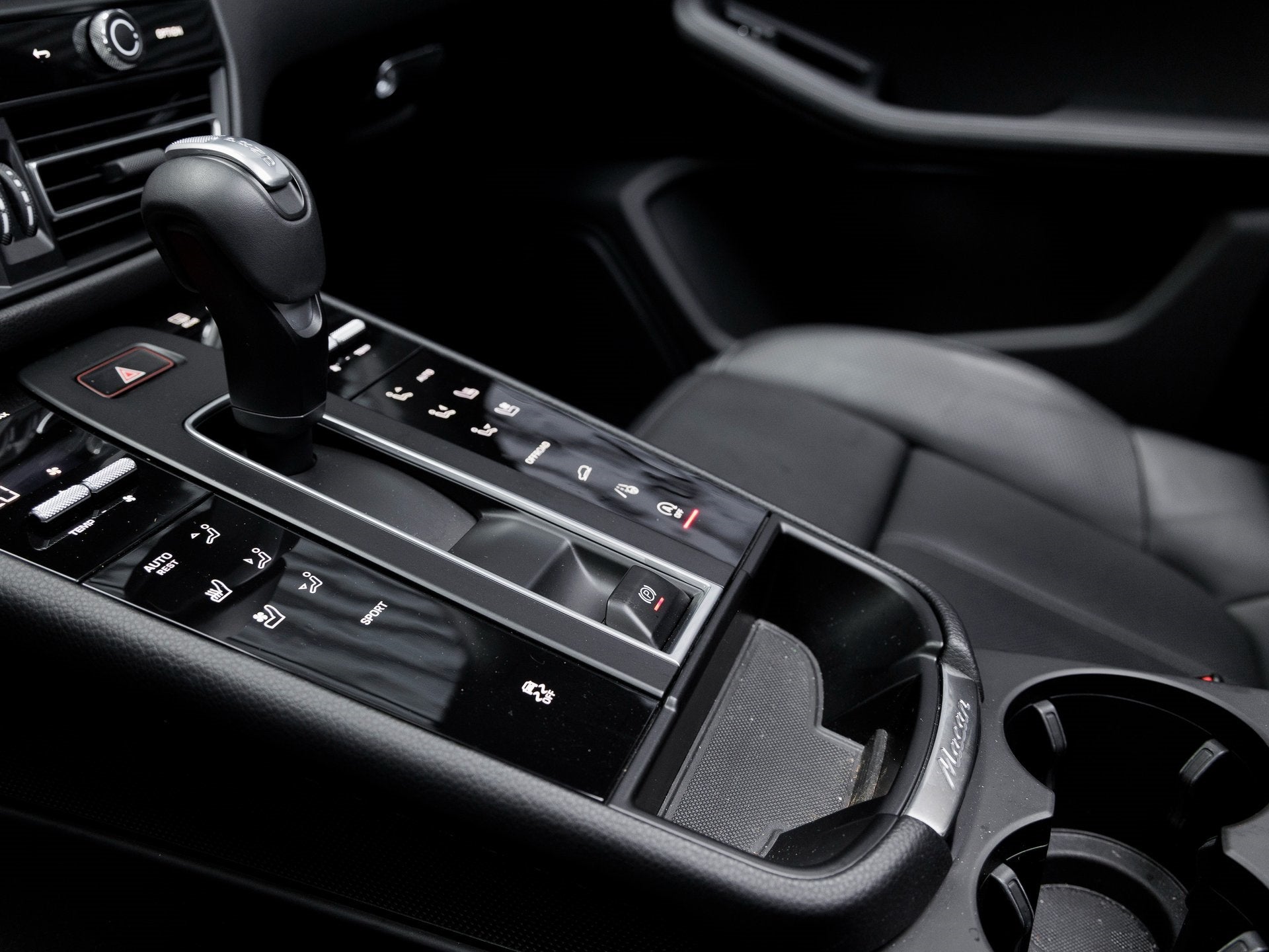 2025 Porsche Macan Macan