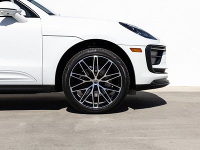 2026 Porsche Macan Base