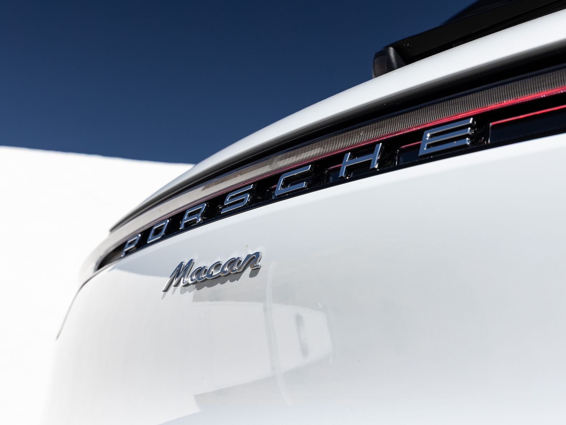 2026 Porsche Macan Base