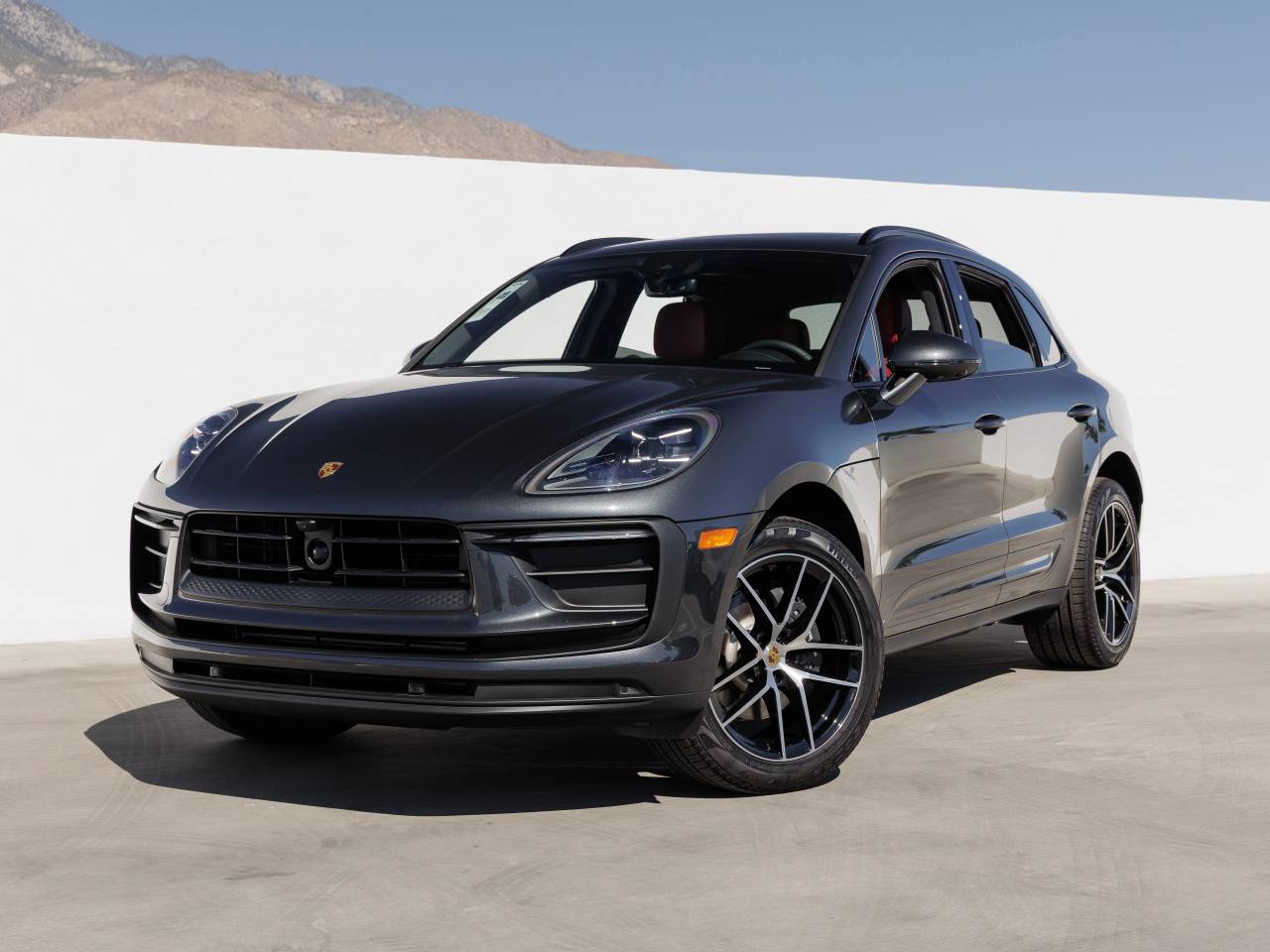 2026 Porsche Macan Base