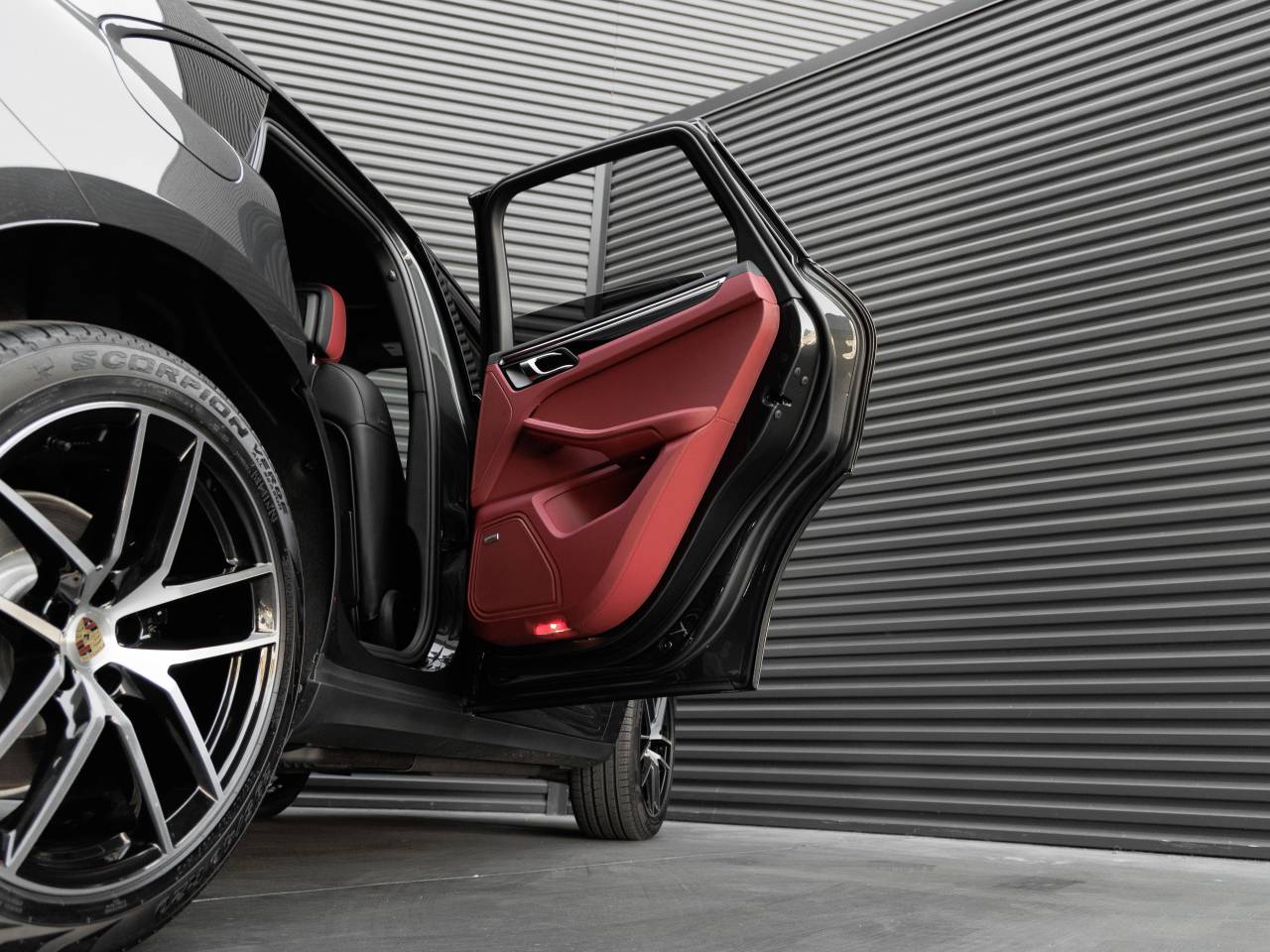 2026 Porsche Macan Base