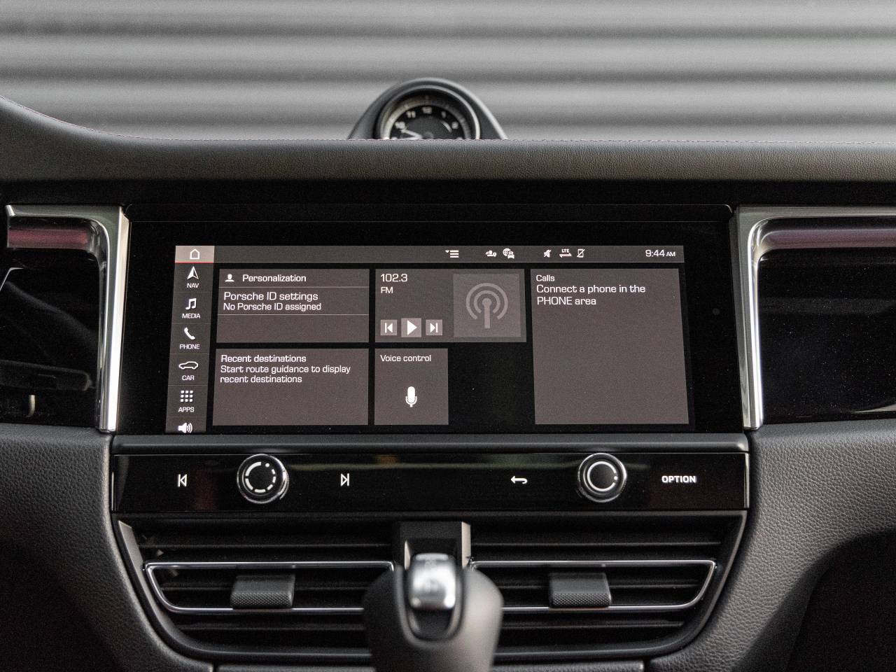 2026 Porsche Macan Base