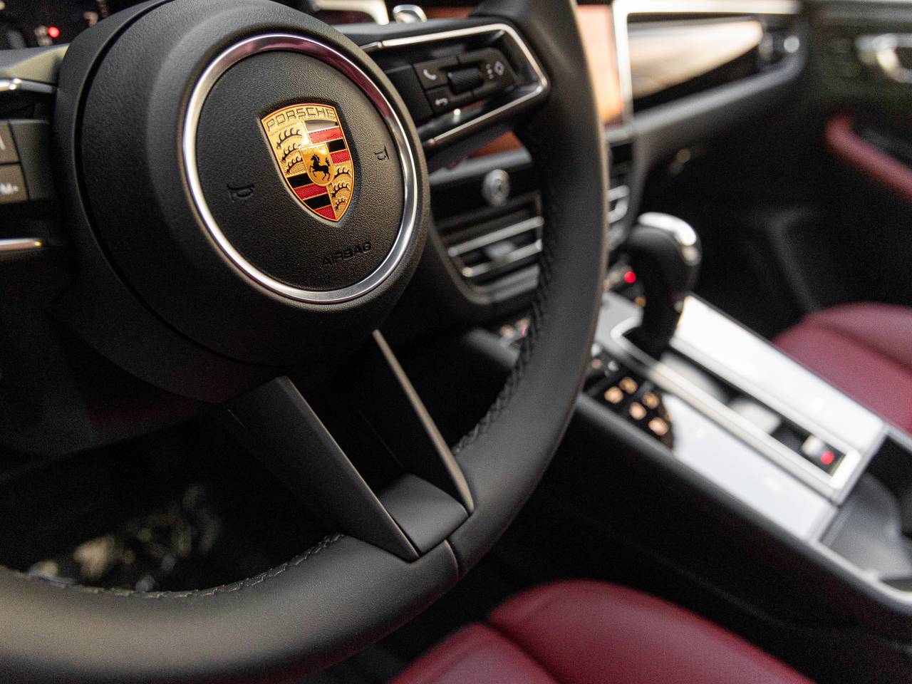 2026 Porsche Macan Base