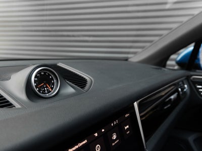 2021 Porsche Macan Macan