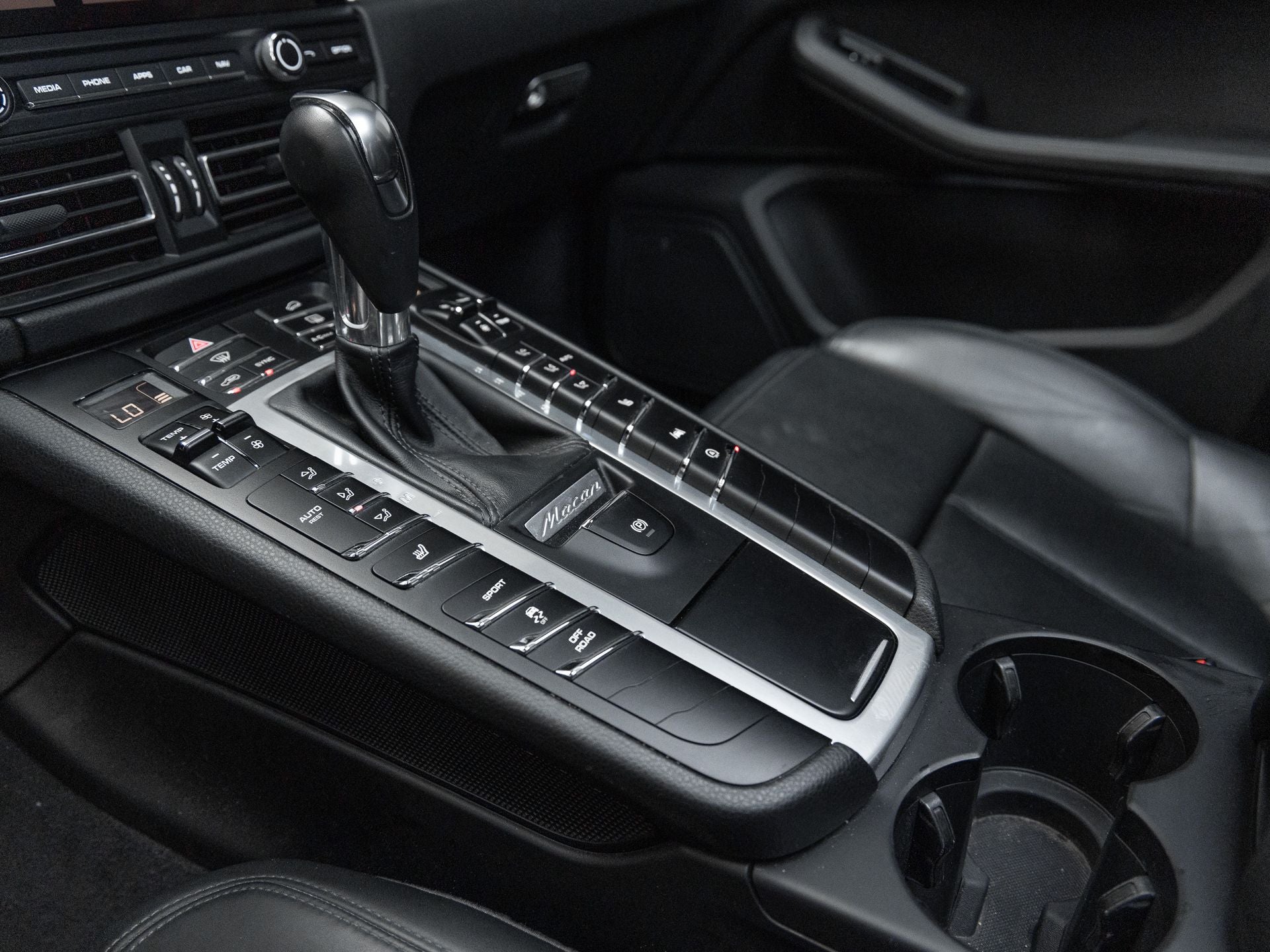2021 Porsche Macan Macan