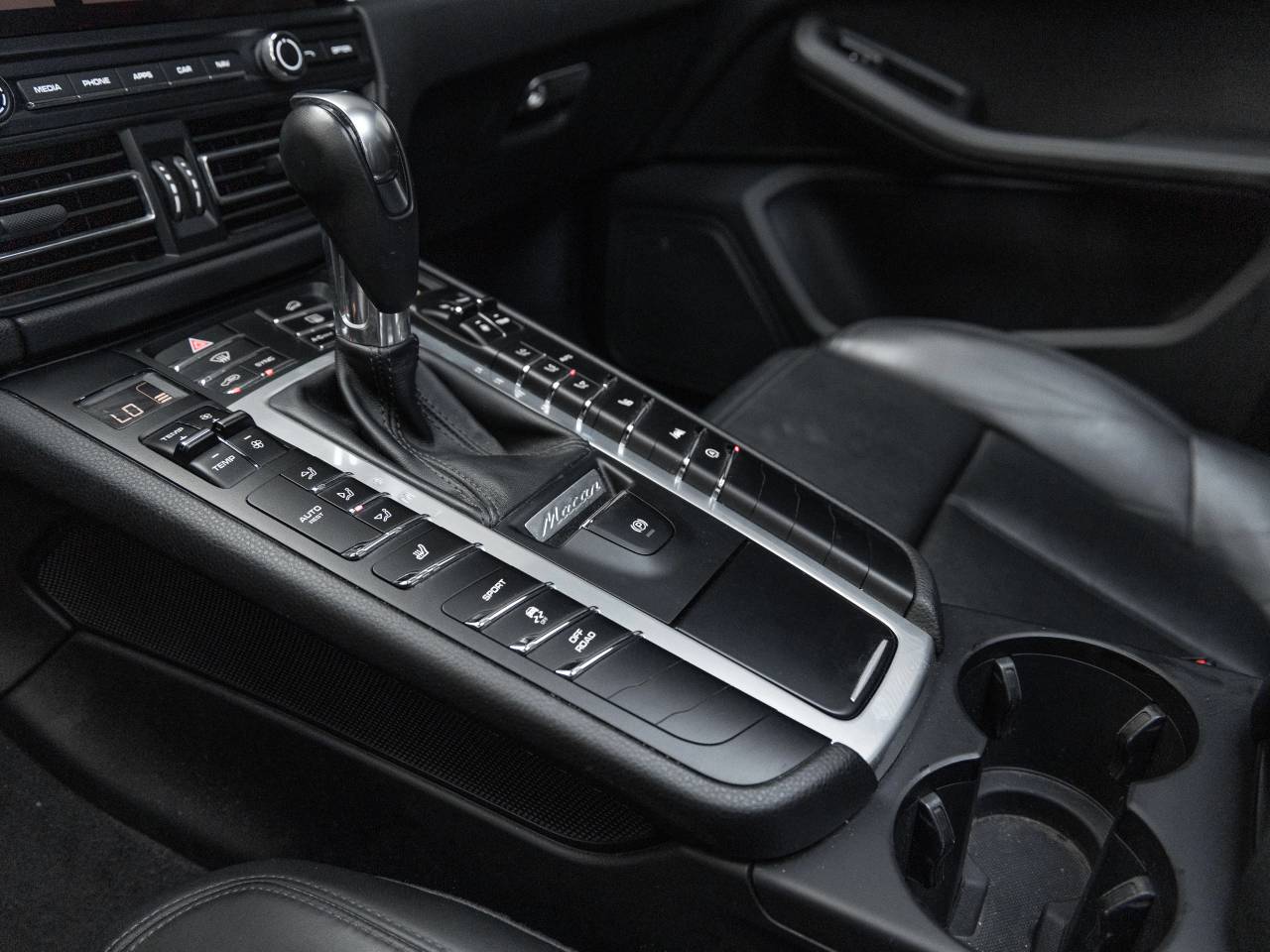 2021 Porsche Macan Macan