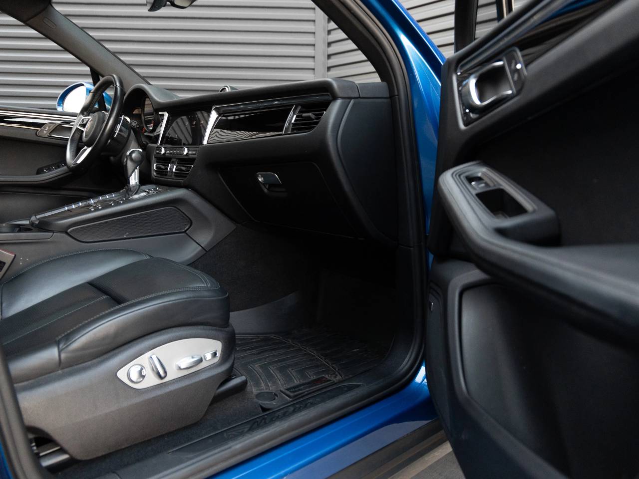 2021 Porsche Macan Macan