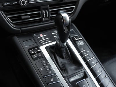2021 Porsche Macan Macan