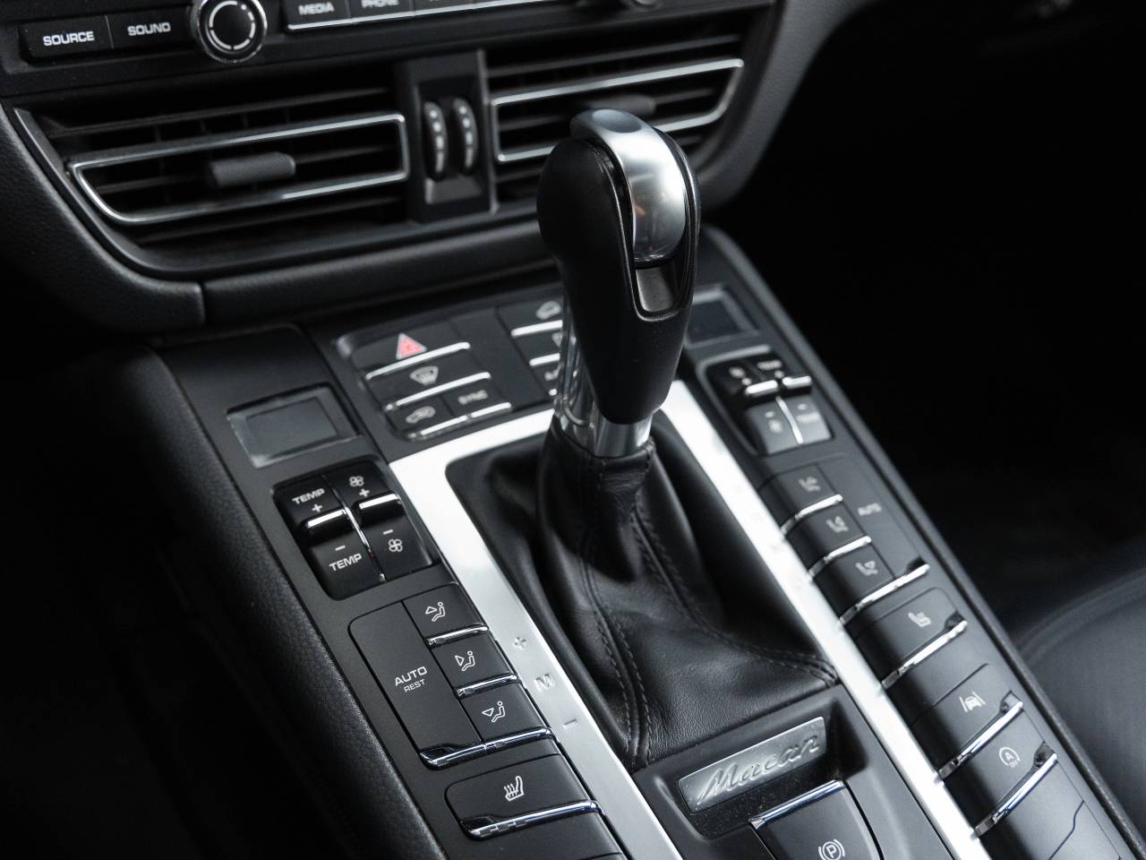 2021 Porsche Macan Macan
