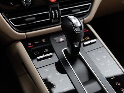 2023 Porsche Macan Macan (MY23)
