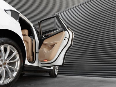 2023 Porsche Macan Macan (MY23)