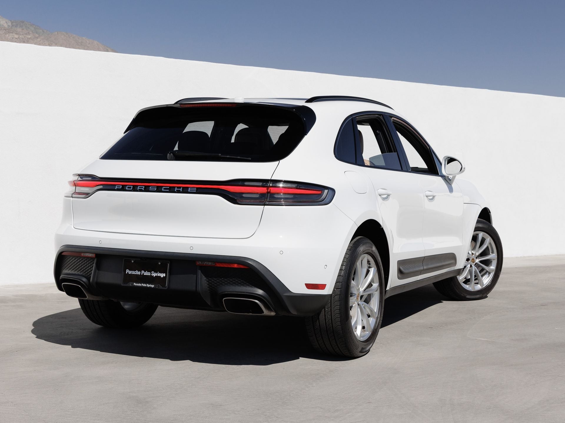2023 Porsche Macan Macan (MY23)