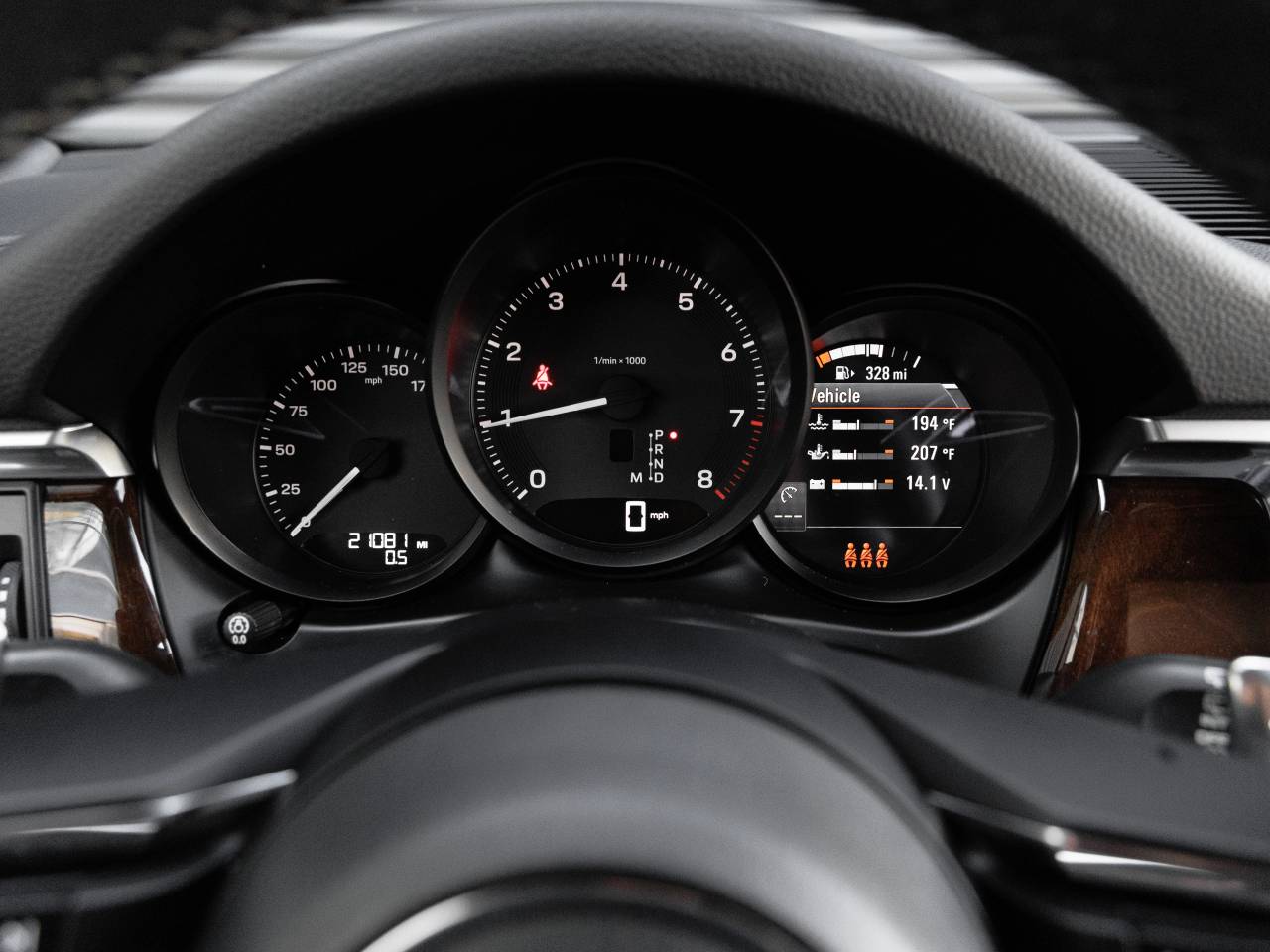 2023 Porsche Macan Macan (MY23)