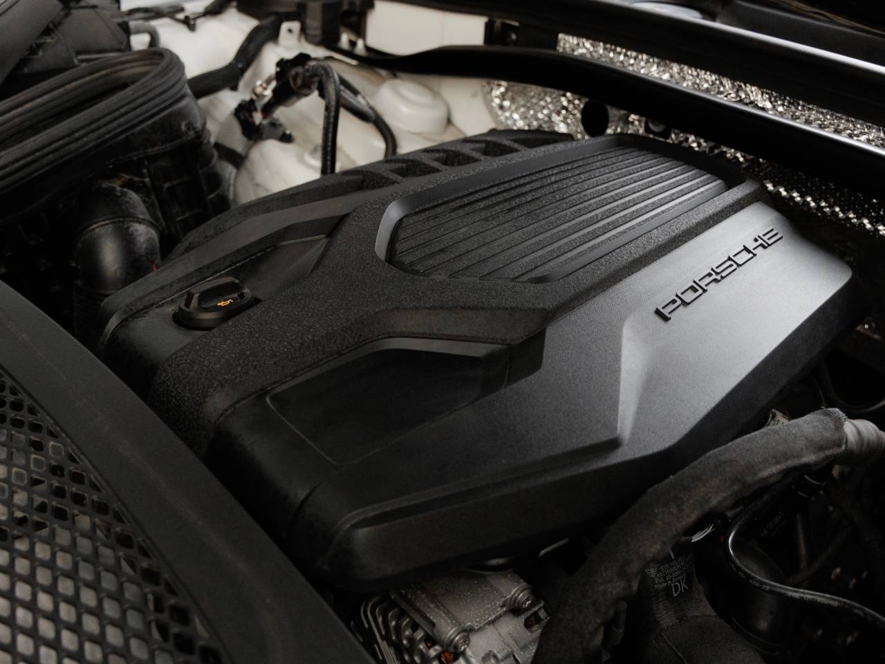 2023 Porsche Macan Macan (MY23)