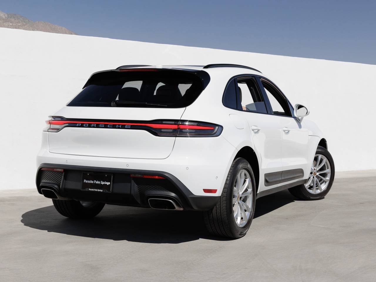 2023 Porsche Macan Macan (MY23)