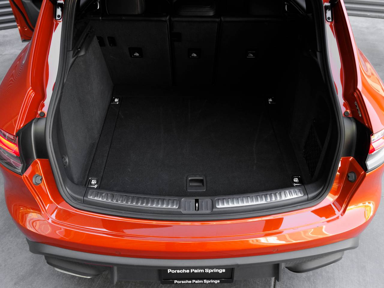 2023 Porsche Macan Macan (MY23)