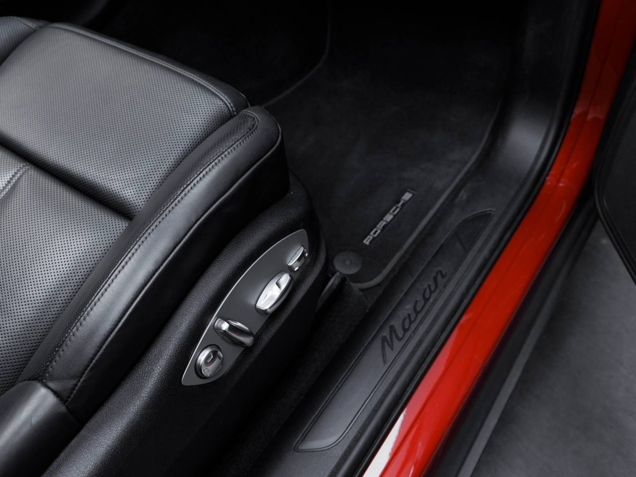 2023 Porsche Macan Macan (MY23)