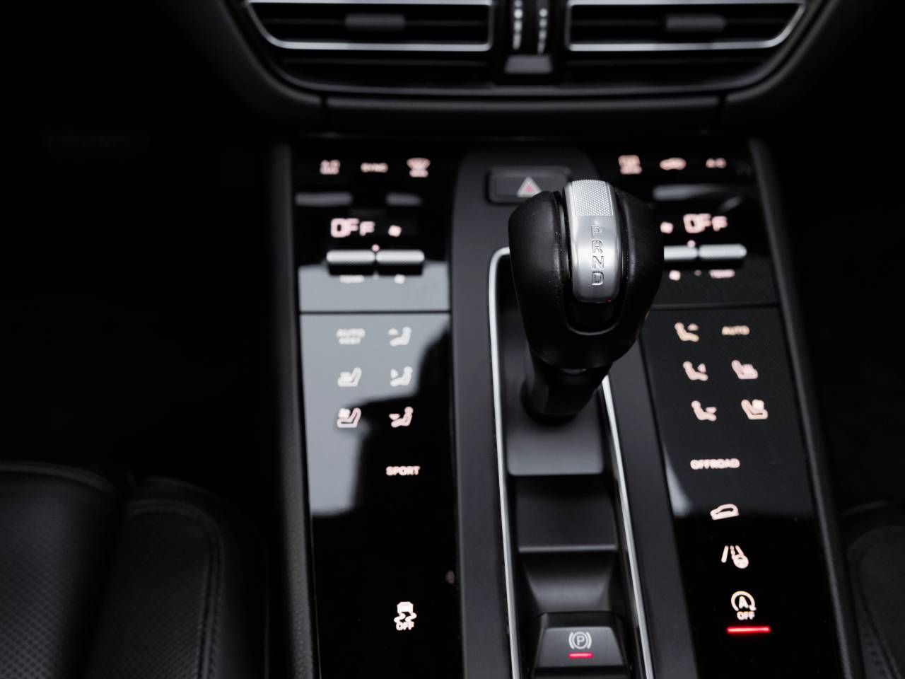 2023 Porsche Macan Macan (MY23)