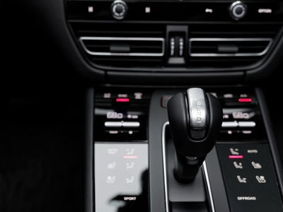 2025 Porsche Macan Macan