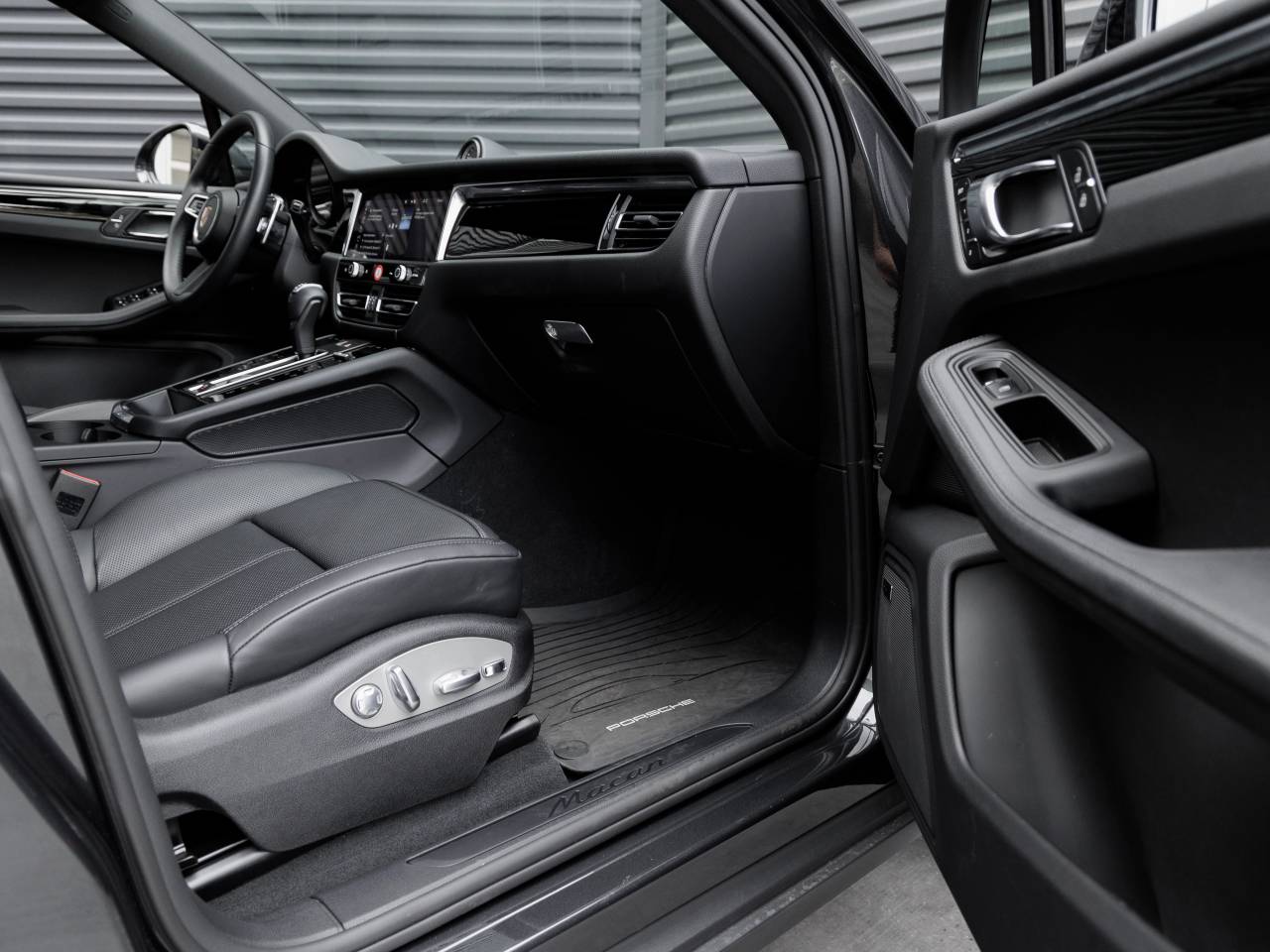 2025 Porsche Macan Macan
