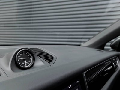 2025 Porsche Macan Macan