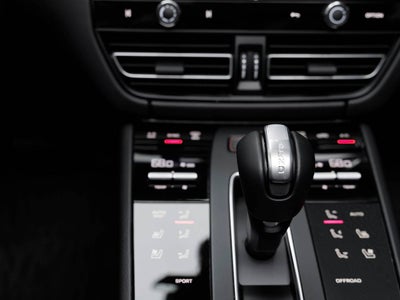 2025 Porsche Macan Macan