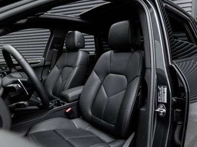 2025 Porsche Macan Macan