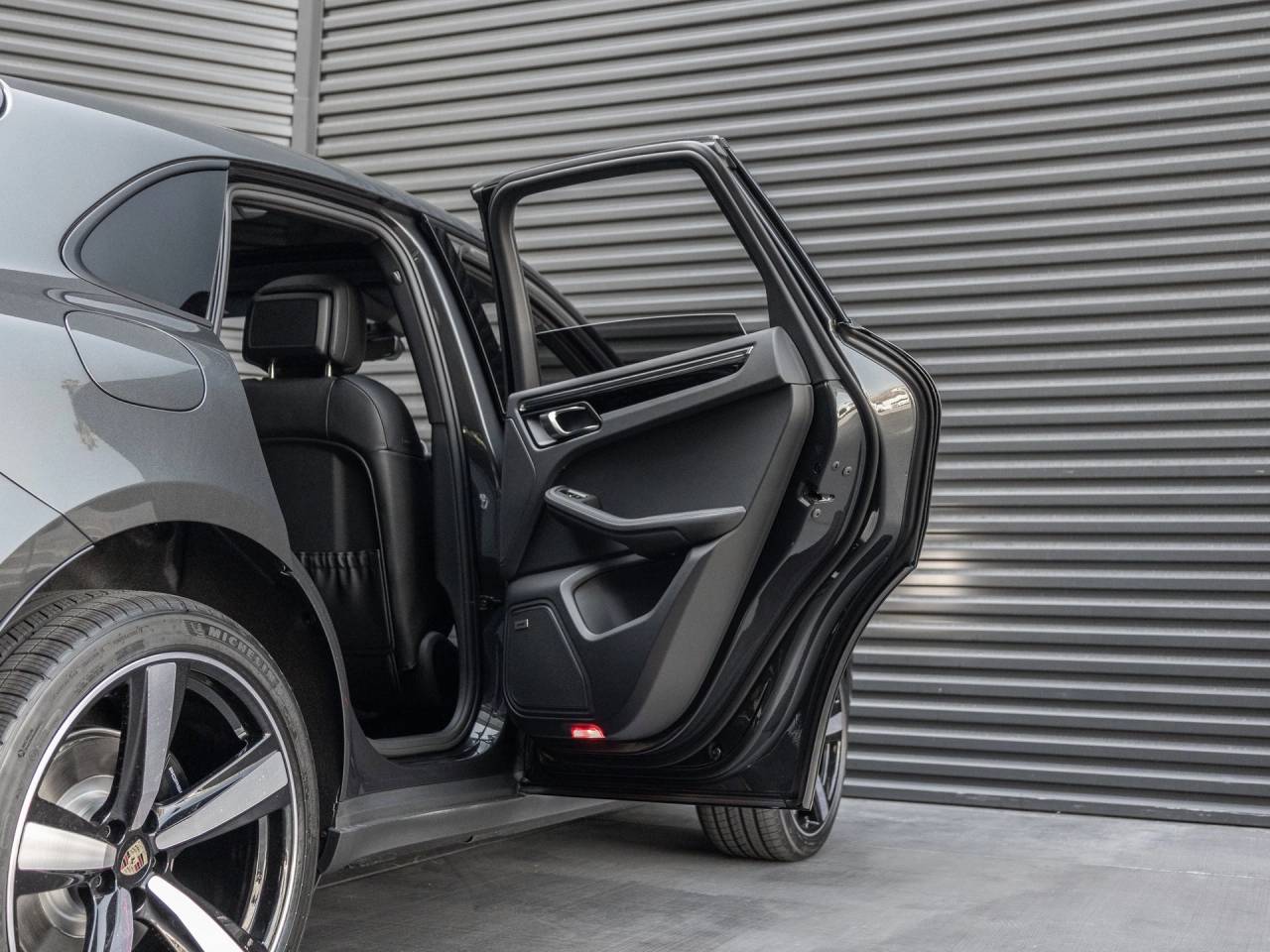 2025 Porsche Macan Macan