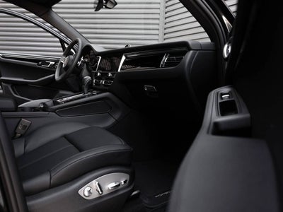 2025 Porsche Macan Macan