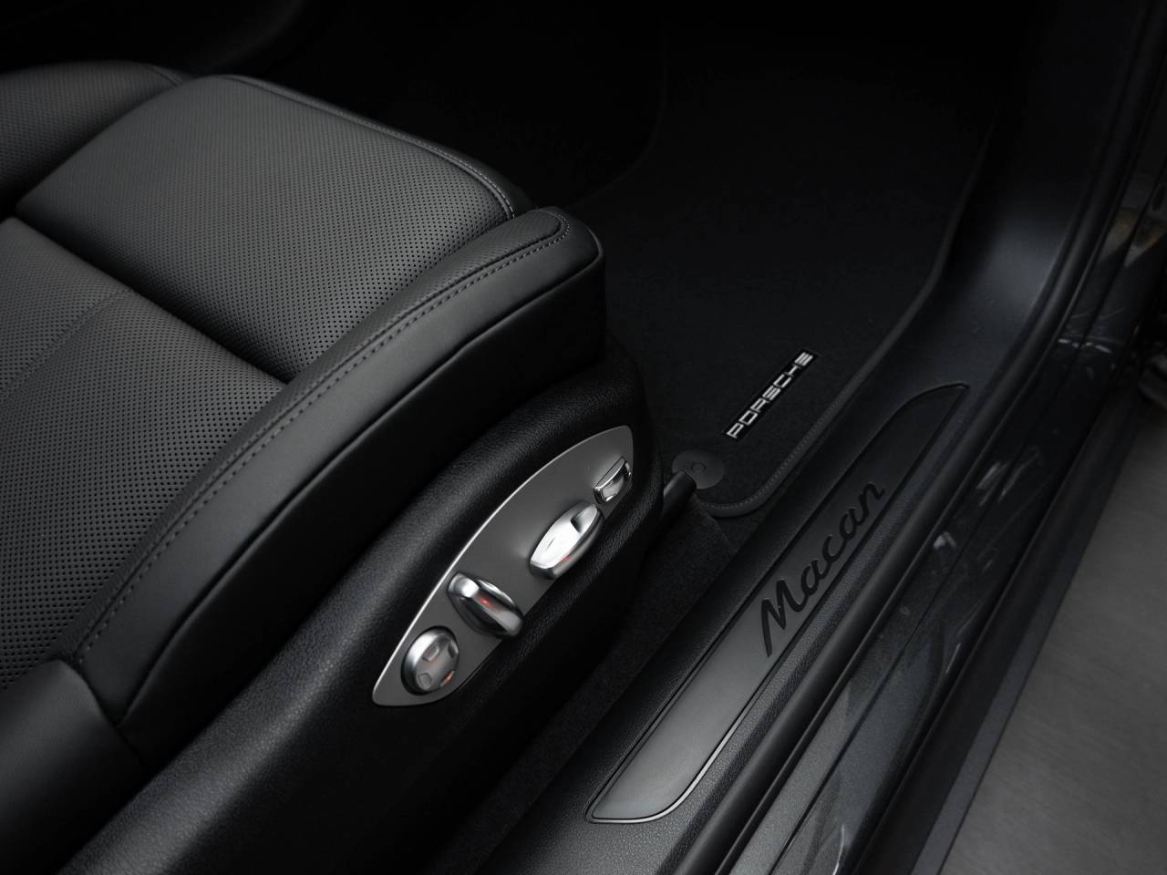 2025 Porsche Macan Macan