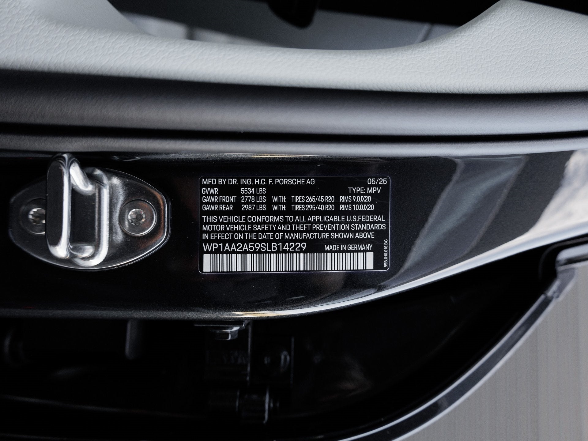 2025 Porsche Macan Macan