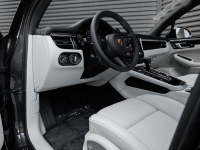 2025 Porsche Macan Macan