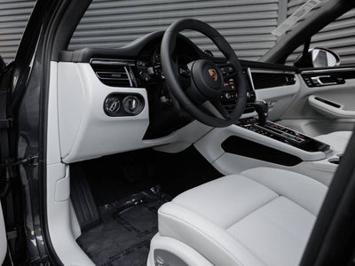 2025 Porsche Macan Macan