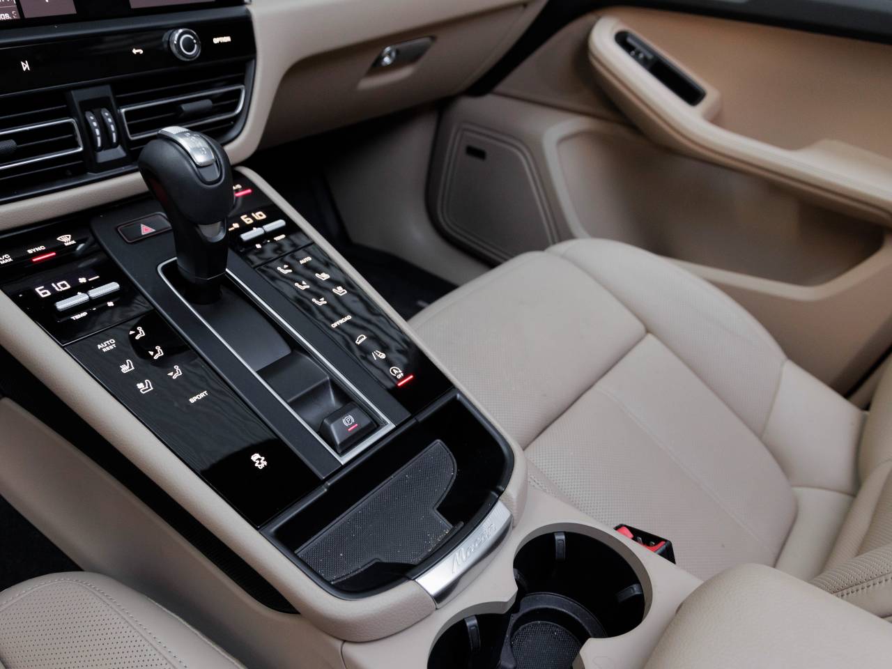 2025 Porsche Macan Macan